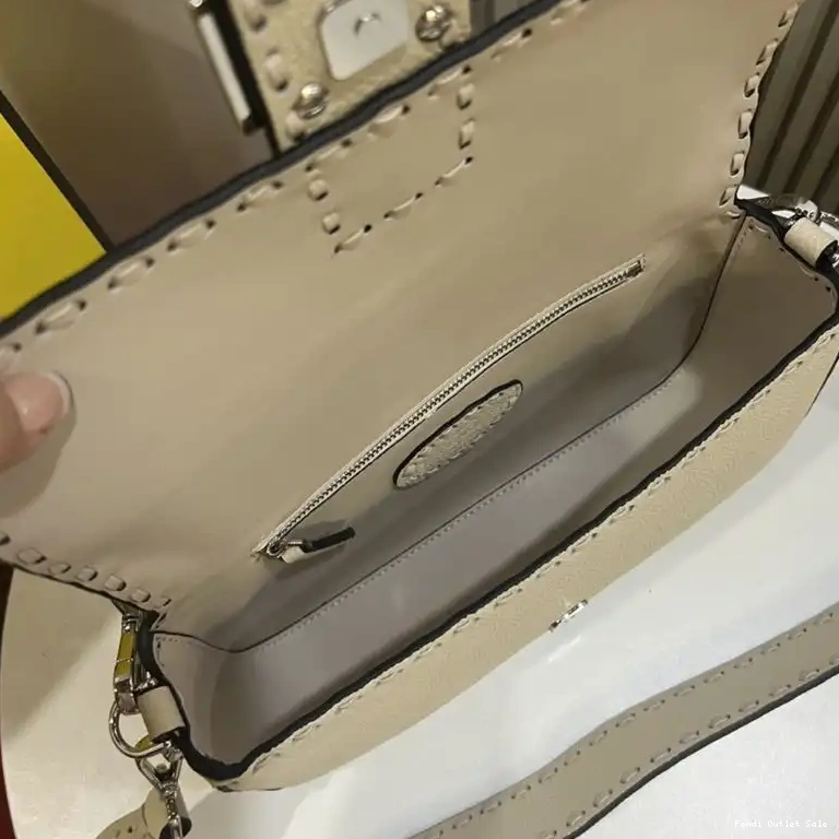 Affordable Baguette Bag Fendi Medium Beige In Leather Cuoio Selleria Romano 0701